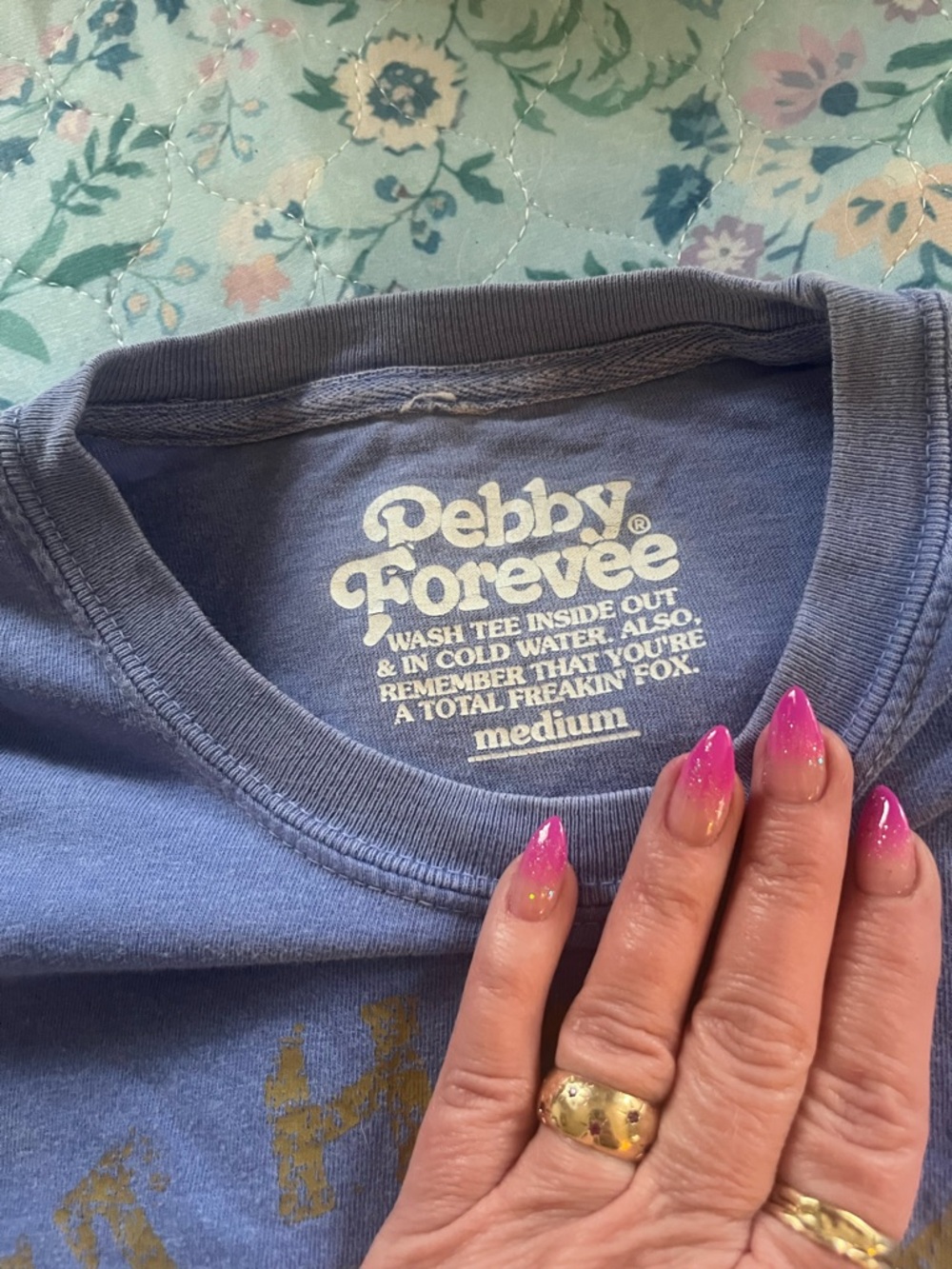 Vintage-Inspired Blue Short Sleeve Graphic Tee - Picture 3 of 4